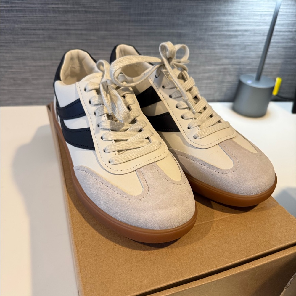 Vince Oasis Sneakers